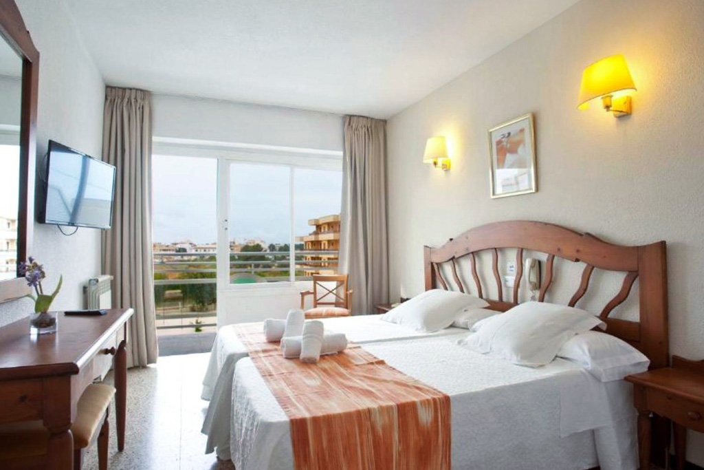 Hôtel & Apartamentos BJ Playamar 2*, Séjour Espagne & ses îles, Baléares, Majorque par Ôvoyages Hôtel & Apartamentos BJ Playamar 2*, Séjour Espagne & ses îles, Baléares, Majorque par Ôvoyages