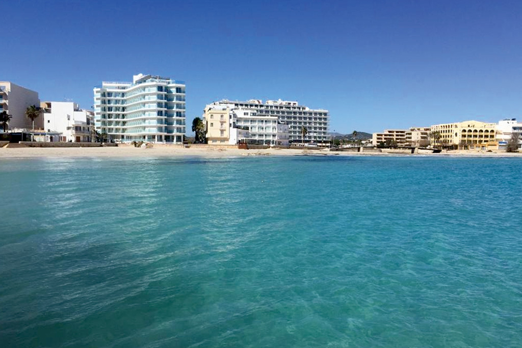 Hôtel & Apartamentos BJ Playamar 2*, Séjour Espagne & ses îles, Baléares, Majorque par Ôvoyages Hôtel & Apartamentos BJ Playamar 2*, Séjour Espagne & ses îles, Baléares, Majorque par Ôvoyages