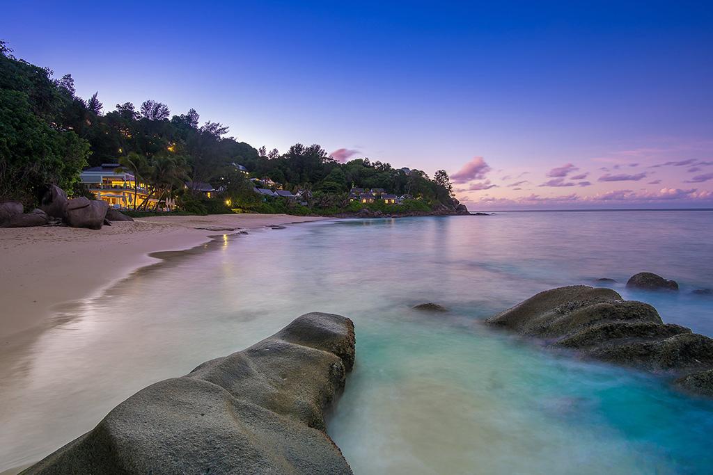 Carana Beach Hotel 4*, Séjour Seychelles, Mahé par Ôvoyages Carana Beach Hotel 4*, Séjour Seychelles, Mahé par Ôvoyages