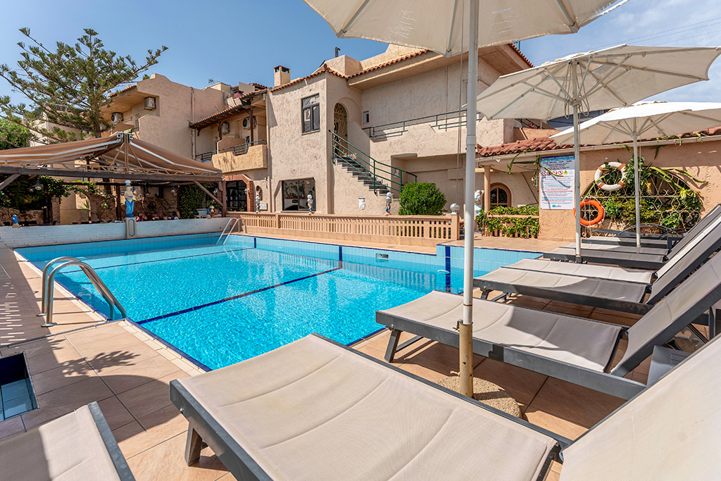 Erato Hotel 3*