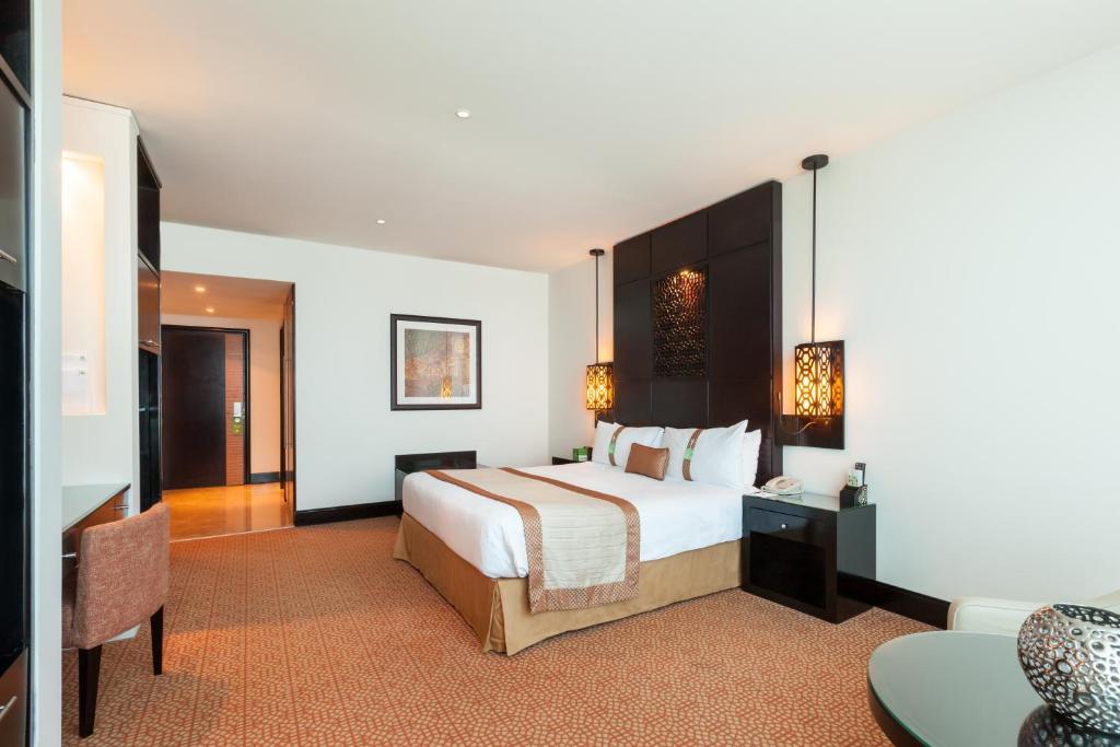 Holiday Inn Al Barsha 4* - 4