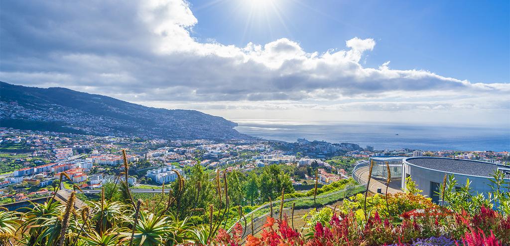 Hôtel Windsor 4* (excursions Joyaux de l'Atlantique incluses), Séjour Portugal, Madère, Île de Madère par Ôvoyages Hôtel Windsor 4* (excursions Joyaux de l'Atlantique incluses), Séjour Portugal, Madère, Île de Madère par Ôvoyages