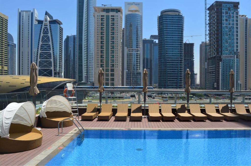 Hotel Millenium Place Dubai Marina 4*