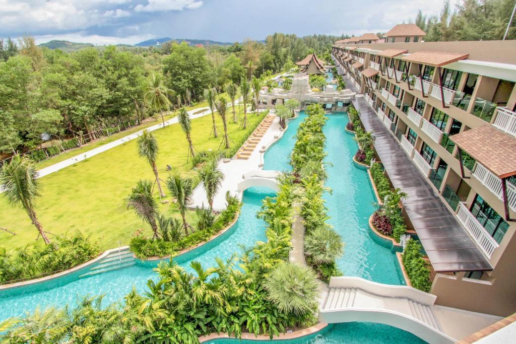 Mai Khao Palm Beach Resort 5*
