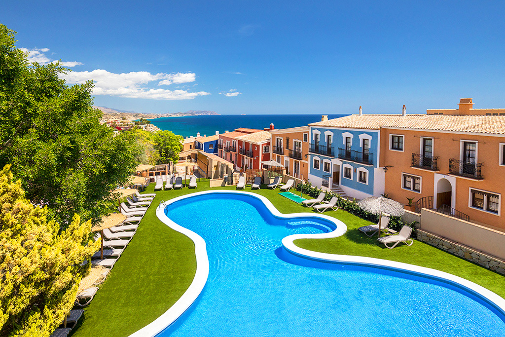 Occidental Pueblo Acantilado 4*