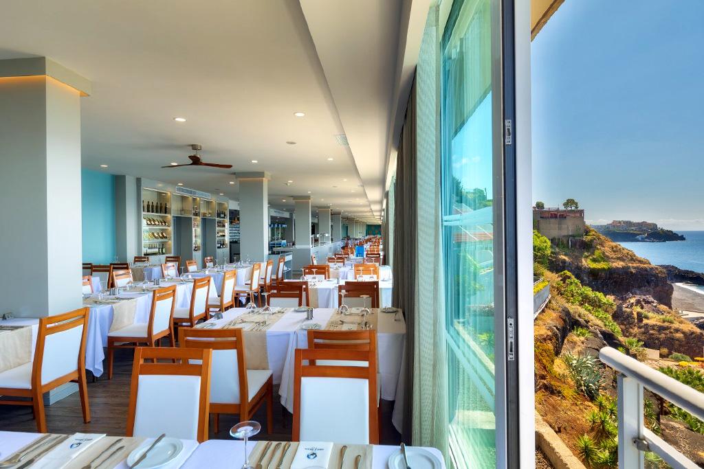 Hôtel Orca Praia 4* Adult Only +18, Séjour Portugal, Madère, Île de Madère par Ôvoyages Hôtel Orca Praia 4* Adult Only +18, Séjour Portugal, Madère, Île de Madère par Ôvoyages
