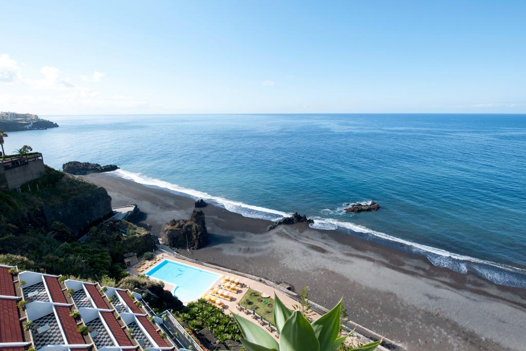 Hôtel Orca Praia 4* Adult Only +18, Séjour Portugal, Madère, Île de Madère par Ôvoyages Hôtel Orca Praia 4* Adult Only +18, Séjour Portugal, Madère, Île de Madère par Ôvoyages
