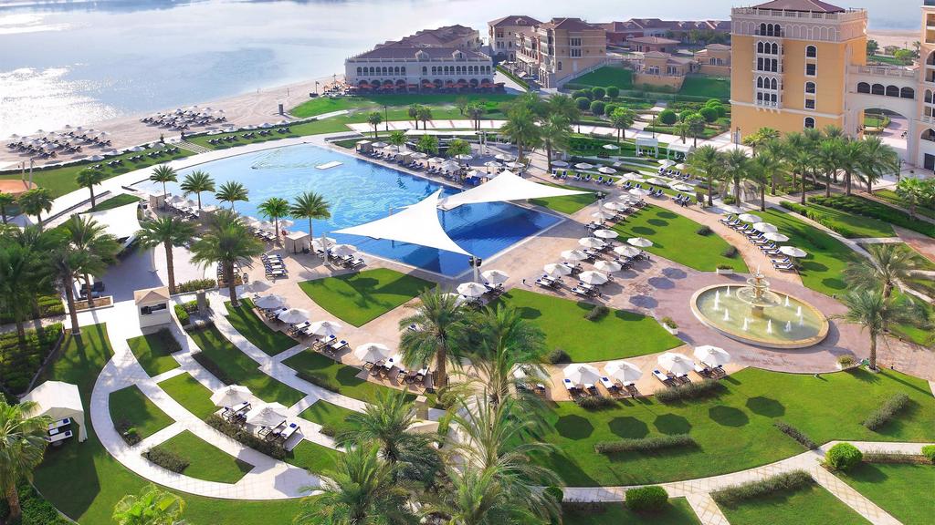 The Ritz-Carlton Abu Dhabi, Grand Canal 5*