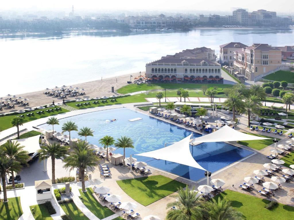 The Ritz Carlton Abu Dhabi, Grand Canal 5 *