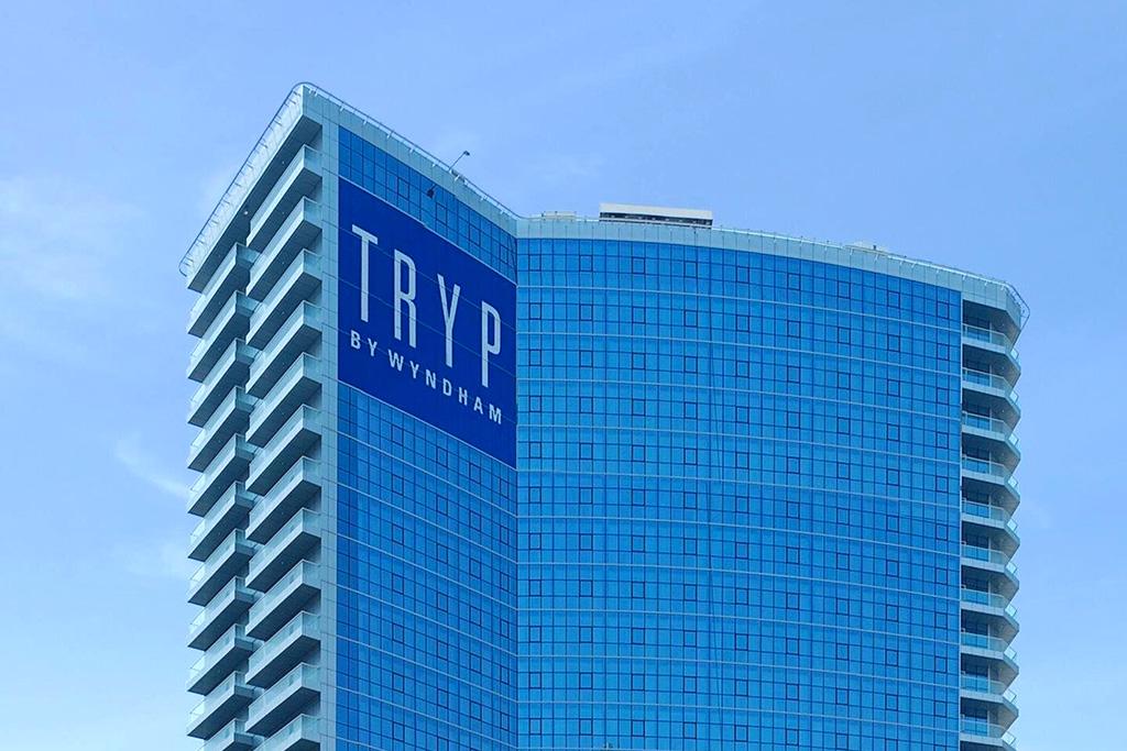 Grand Prix Formule 1 Abu Dhabi - Tryp by Wyndham 4*, Séjour Emirats Arabes Unis, Dubaï par Ôvoyages Grand Prix Formule 1 Abu Dhabi - Tryp by Wyndham 4*, Séjour Emirats Arabes Unis, Dubaï par Ôvoyages